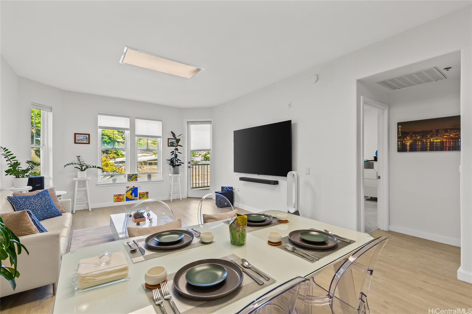 Colony at the Peninsula condo # 8107, Honolulu, Hawaii - photo 8 of 25