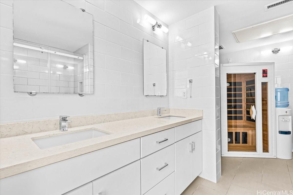 Colony at the Peninsula condo # 8107, Honolulu, Hawaii - photo 15 of 25