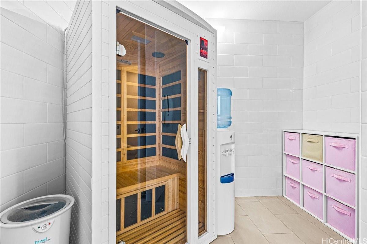 Colony at the Peninsula condo # 8107, Honolulu, Hawaii - photo 17 of 25