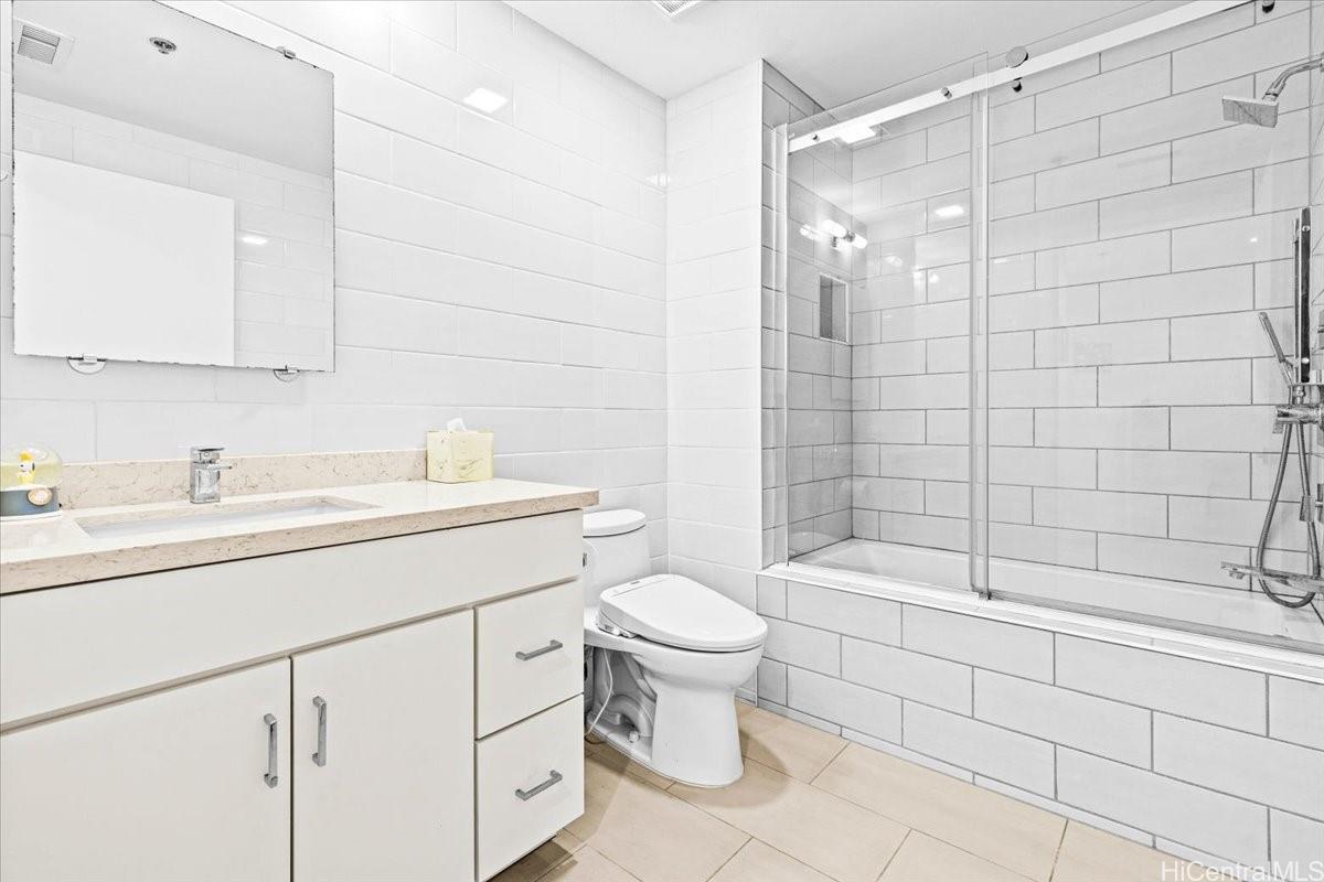 Colony at the Peninsula condo # 8107, Honolulu, Hawaii - photo 19 of 25