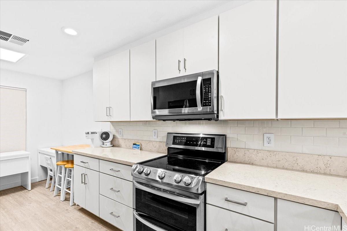 Colony at the Peninsula condo # 8107, Honolulu, Hawaii - photo 8 of 25