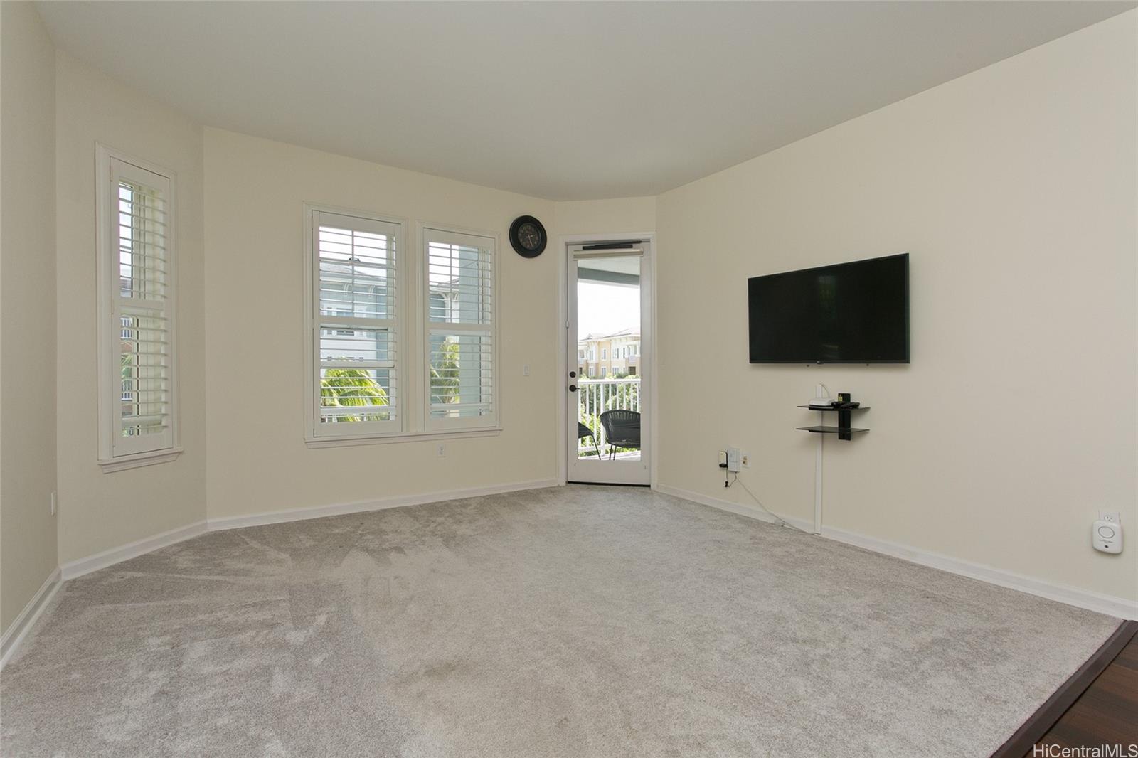 Colony at the Peninsula condo # 8311, Honolulu, Hawaii - photo 3 of 12