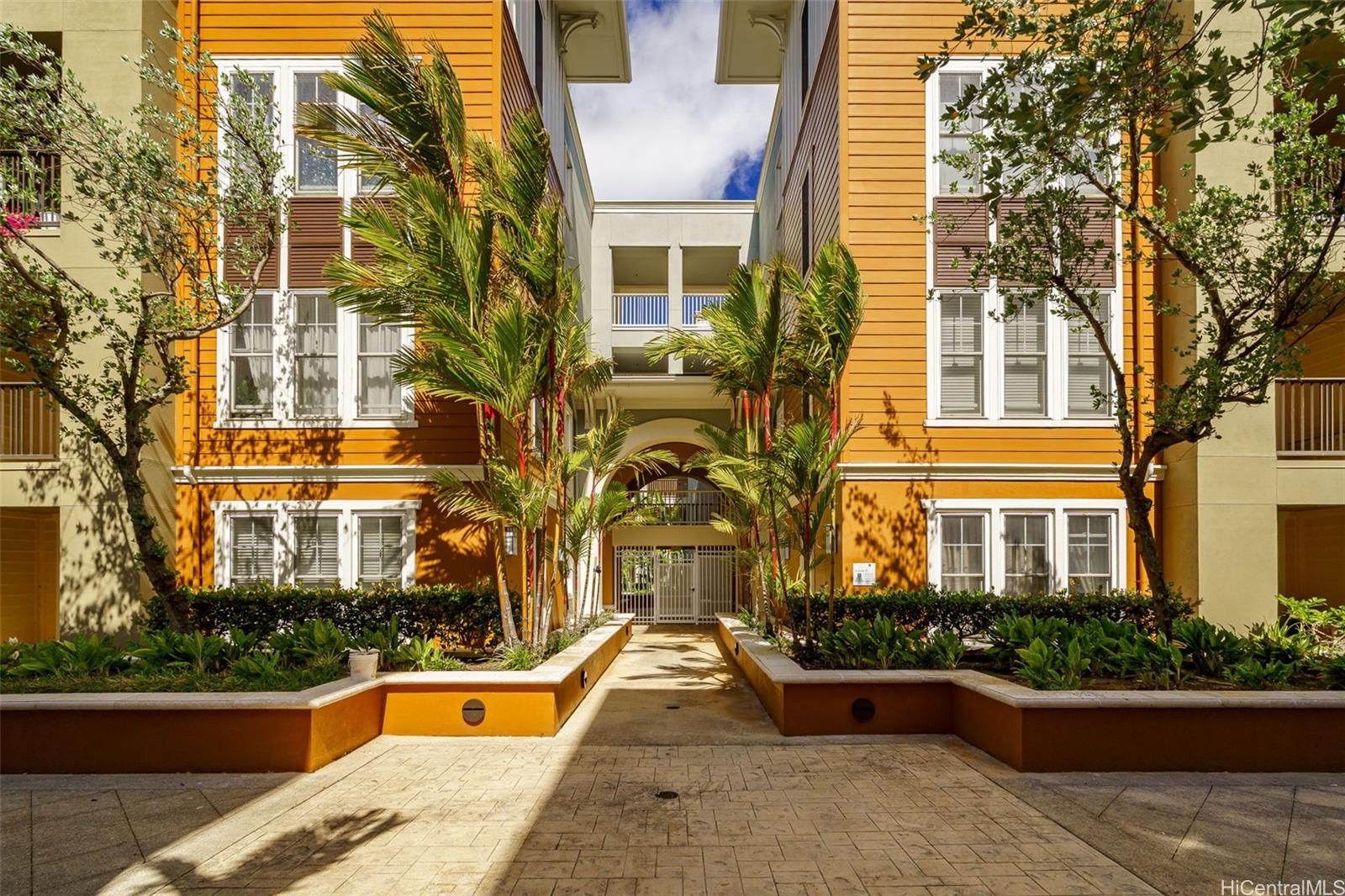 Colony at the Peninsula condo # 8416, Honolulu, Hawaii - photo 3 of 25