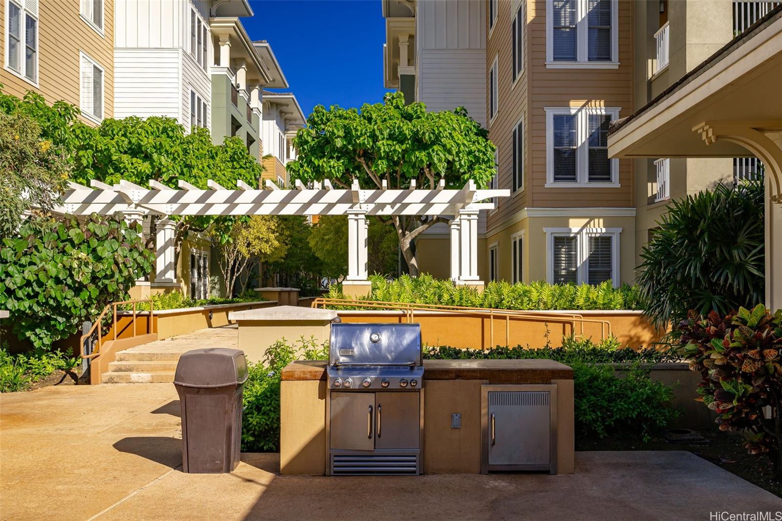 Colony at the Peninsula condo # 8416, Honolulu, Hawaii - photo 5 of 25