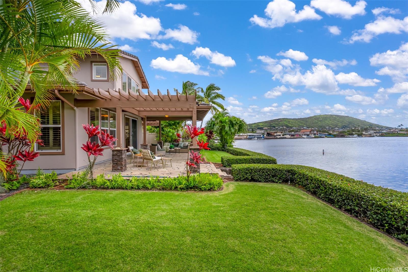 520  Lunalilo Home Road West Marina, Hawaii Kai home - photo 4 of 25