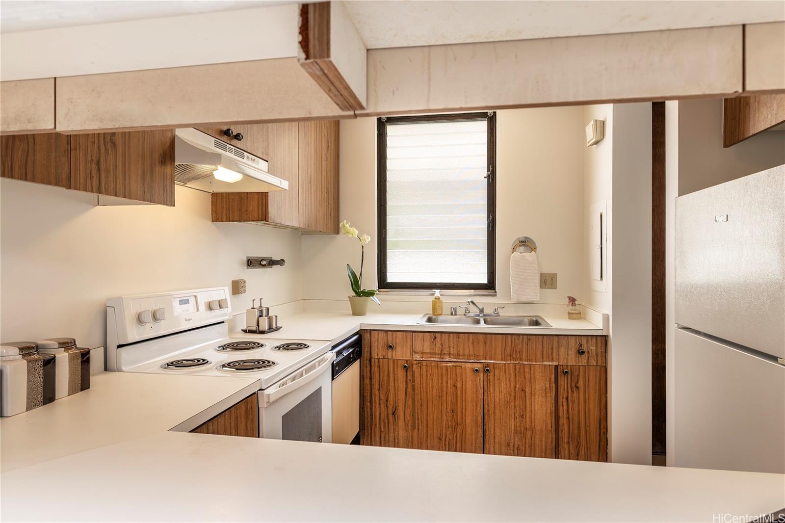 Mauna Luan condo # 2-11G, Honolulu, Hawaii - photo 6 of 25