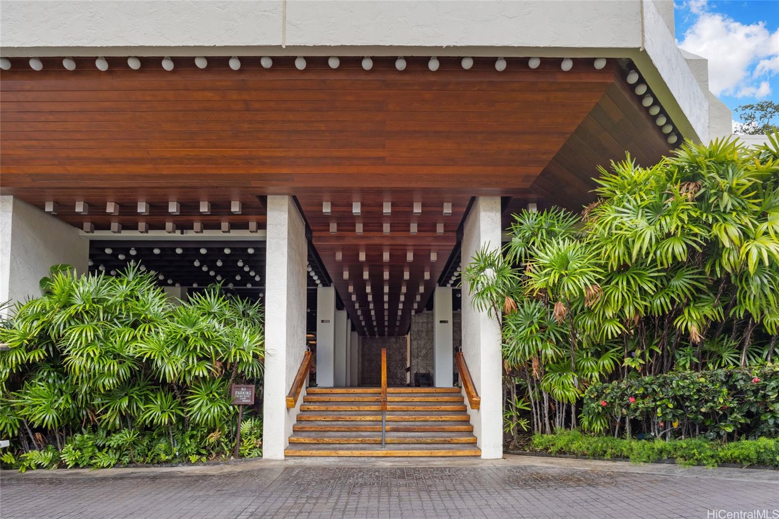 Mauna Luan condo # 217H, Honolulu, Hawaii - photo 10 of 13