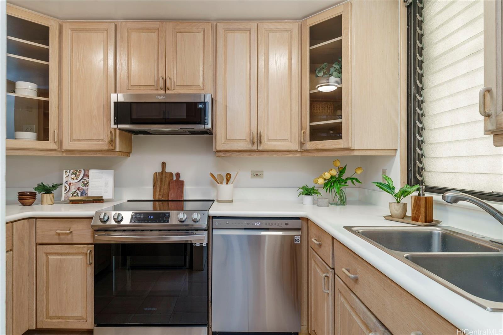 Mauna Luan condo # 2/4F, Honolulu, Hawaii - photo 10 of 25