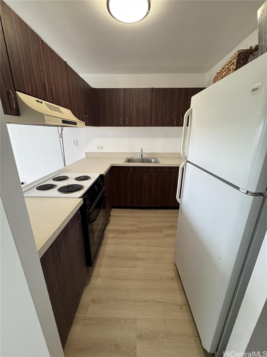 5210 Likini St Honolulu - Rental - photo 2 of 7