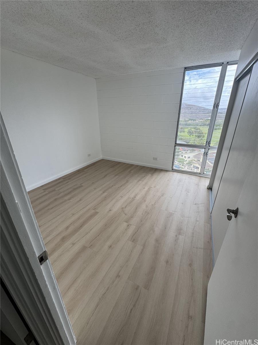 5210 Likini St Honolulu - Rental - photo 4 of 7