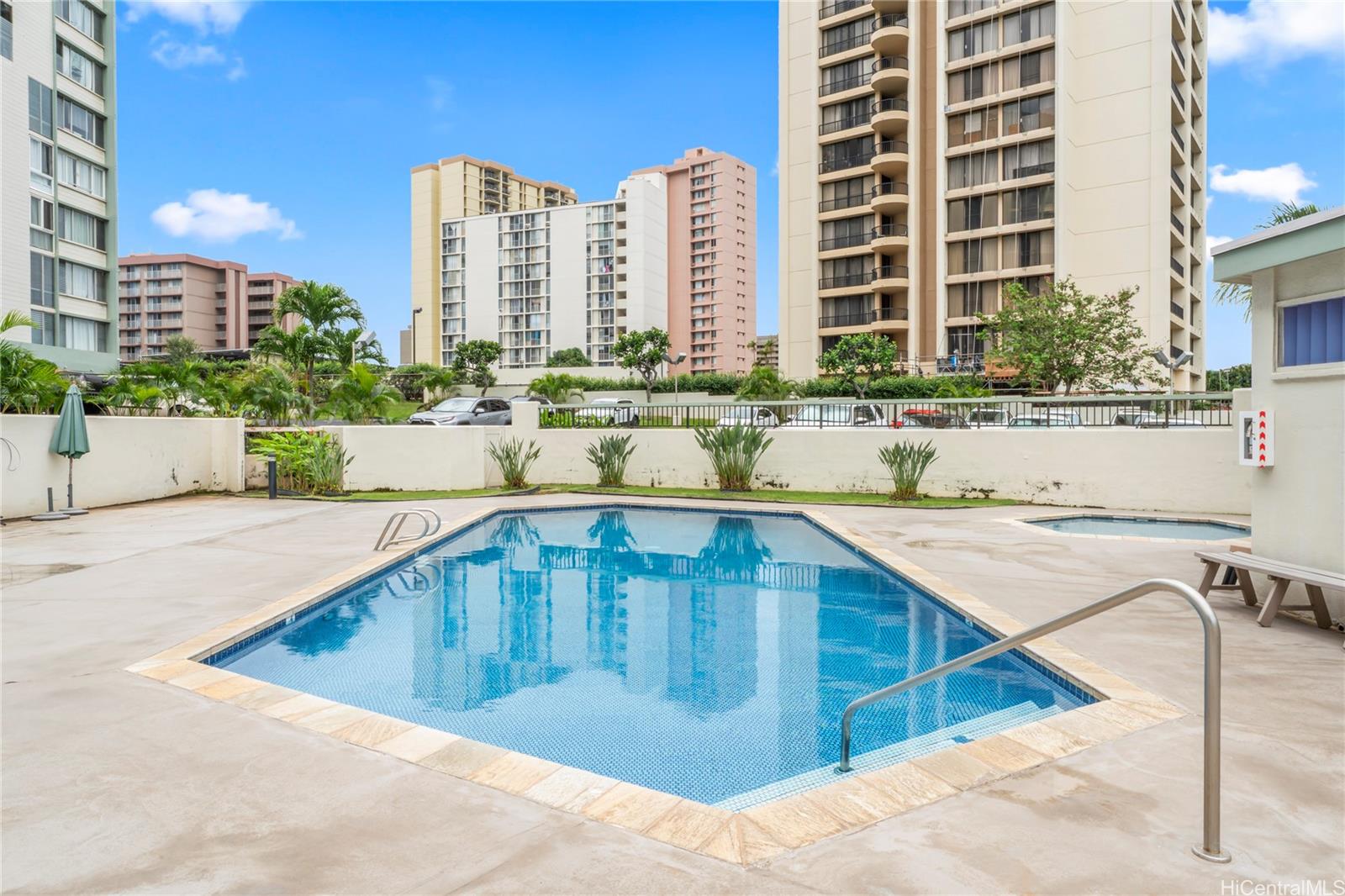 Fairway Gardens condo # 1201, Honolulu, Hawaii - photo 13 of 17