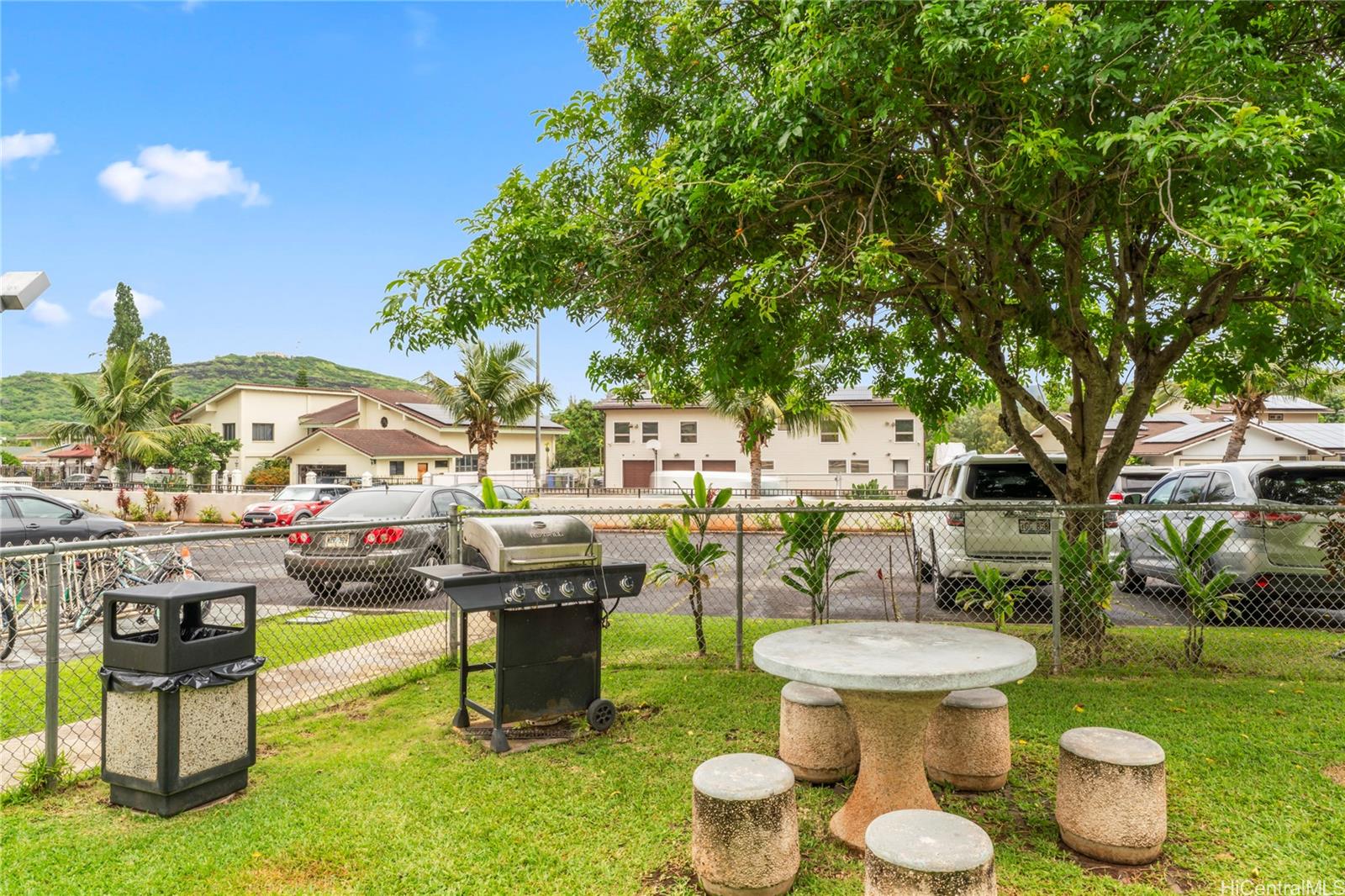 Fairway Gardens condo # 1201, Honolulu, Hawaii - photo 14 of 17