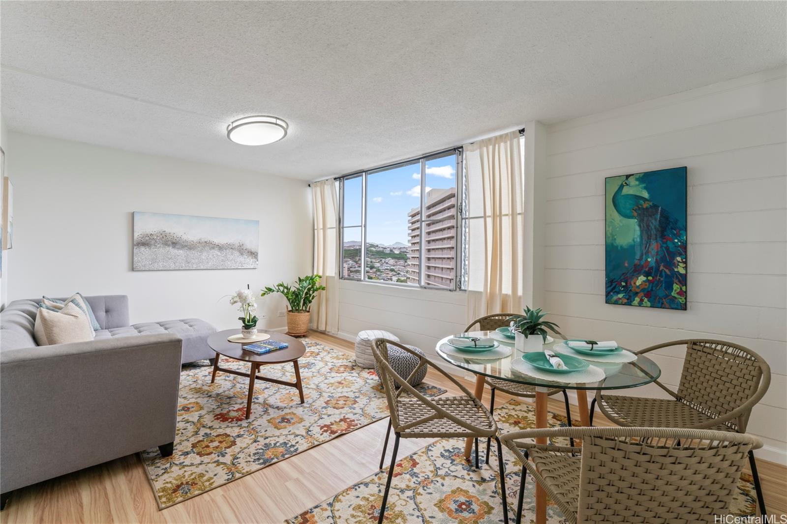 Fairway Gardens condo # 1201, Honolulu, Hawaii - photo 3 of 17