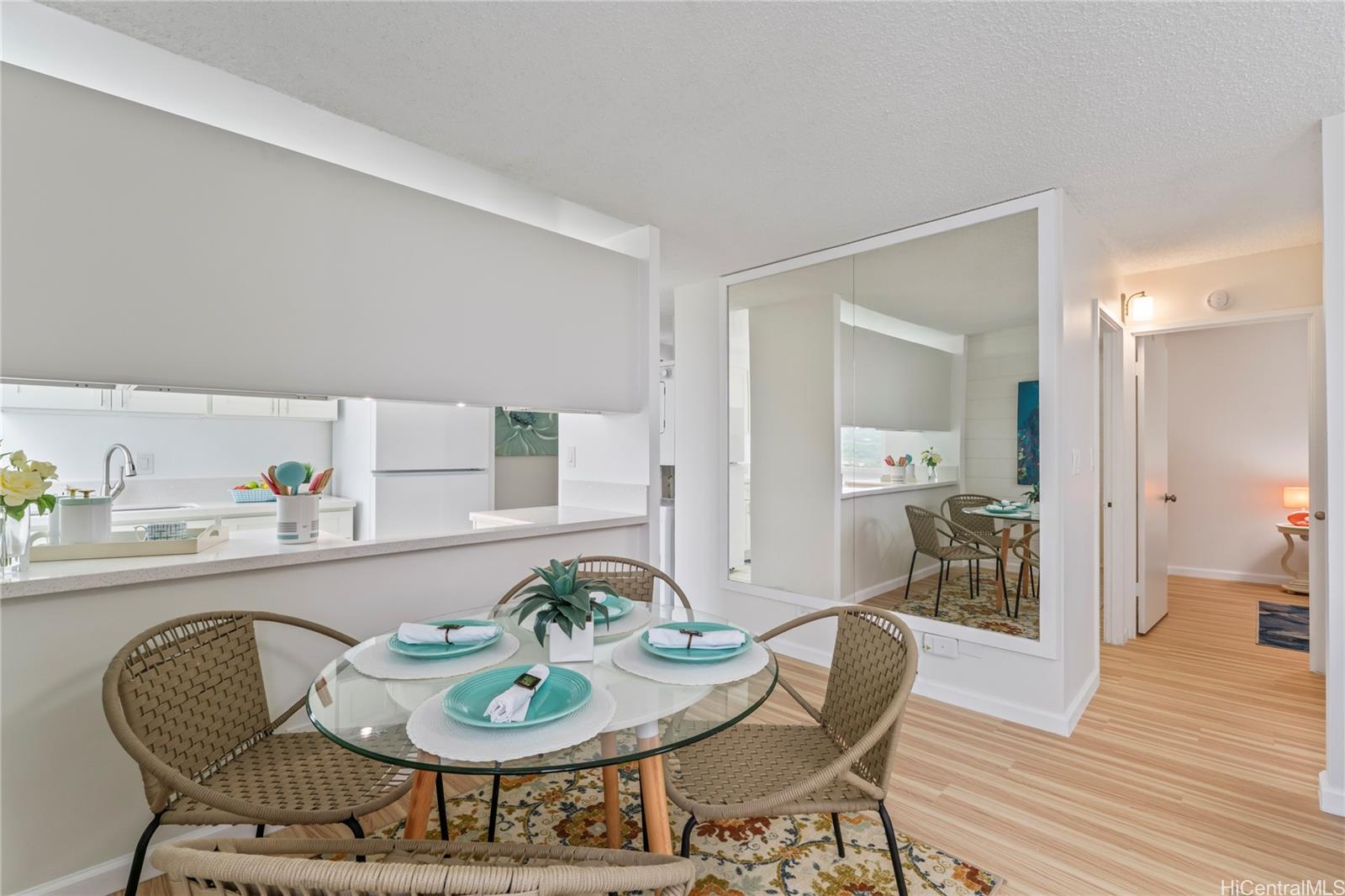 Fairway Gardens condo # 1201, Honolulu, Hawaii - photo 4 of 17