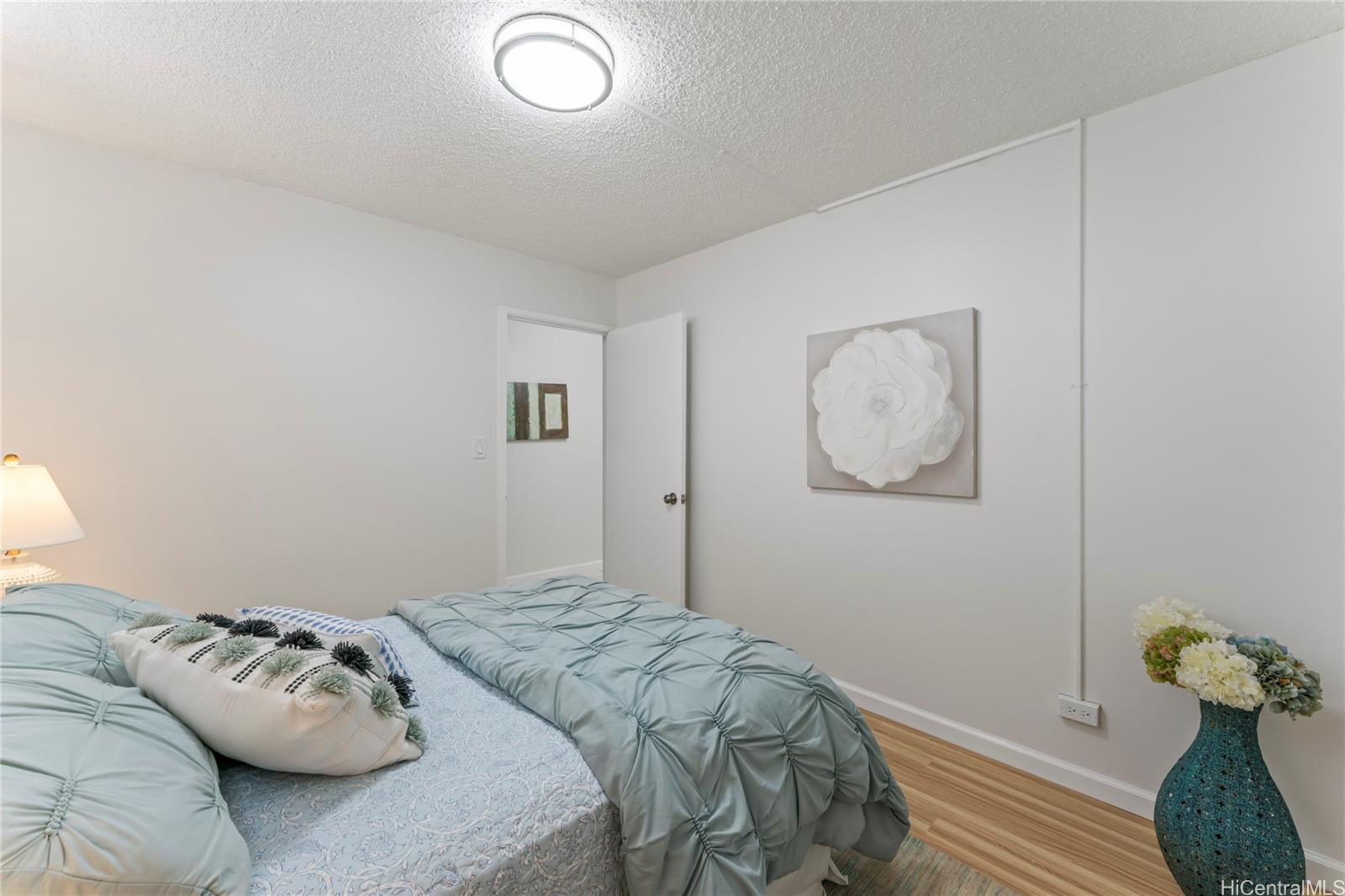 Fairway Gardens condo # 1201, Honolulu, Hawaii - photo 9 of 17