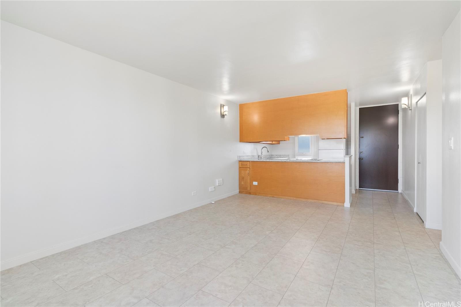 Fairway Gardens condo # 1208, Honolulu, Hawaii - photo 4 of 16