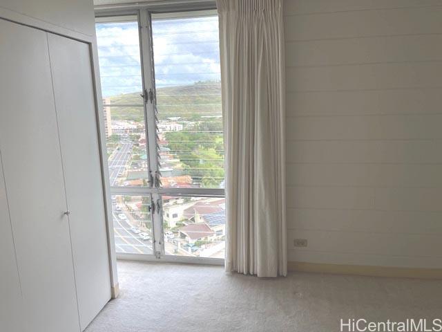 Fairway Gardens condo # 1409, Honolulu, Hawaii - photo 4 of 13