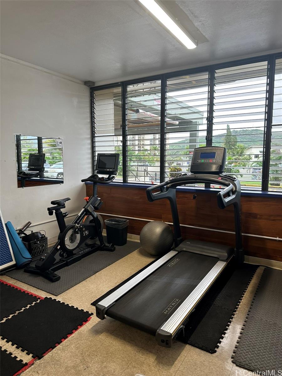 5210 Likini St Honolulu - Rental - photo 19 of 22