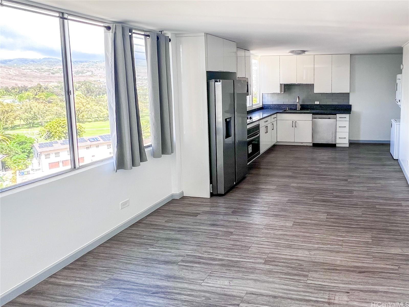 Fairway Gardens condo # 901, Honolulu, Hawaii - photo 3 of 16