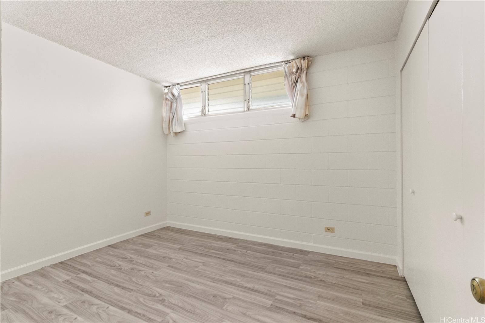 Fairway Gardens condo # 907, Honolulu, Hawaii - photo 13 of 18