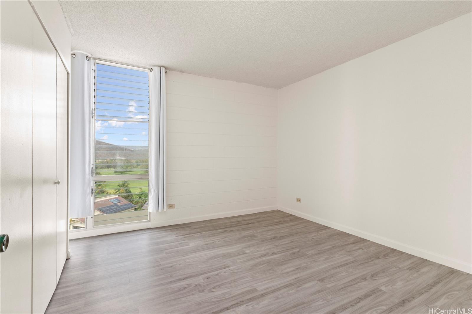 Fairway Gardens condo # 907, Honolulu, Hawaii - photo 10 of 18