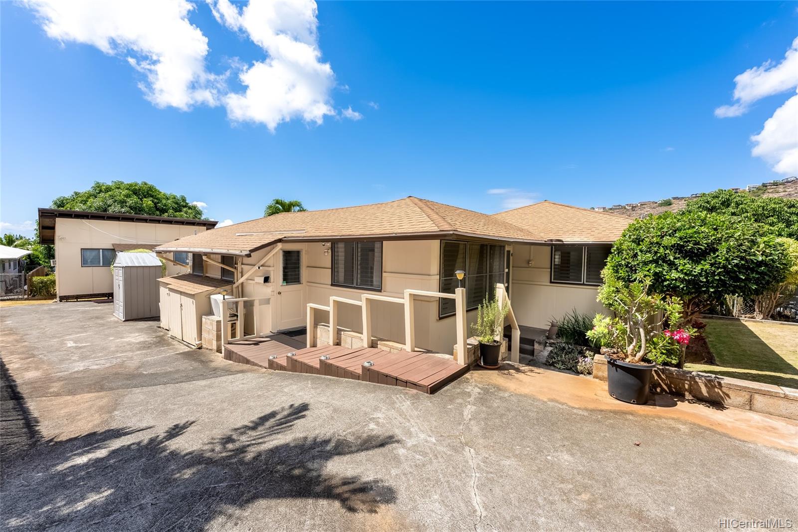 522 Lawelawe Street , Honolulu, Hi 96821 Aina Haina Area