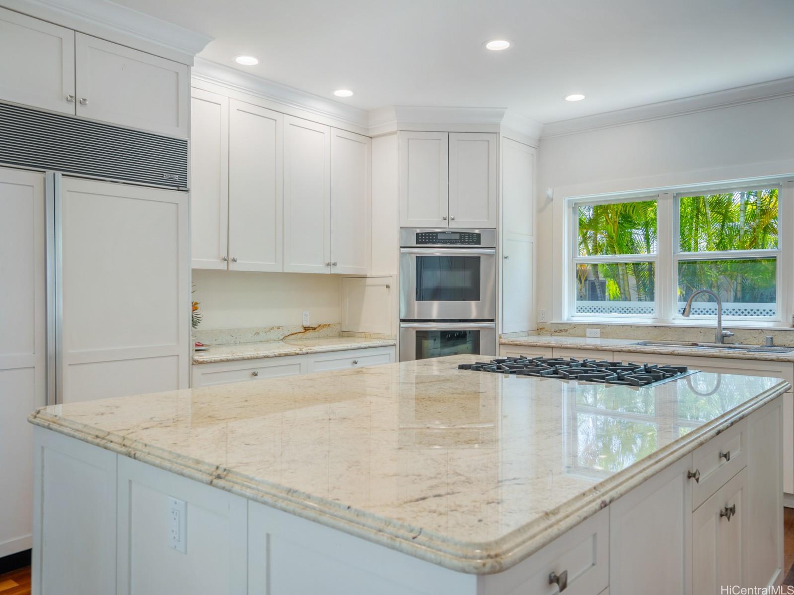 5245  Kalanianaole Hwy Aina Haina Beach, Diamond Head home - photo 13 of 25