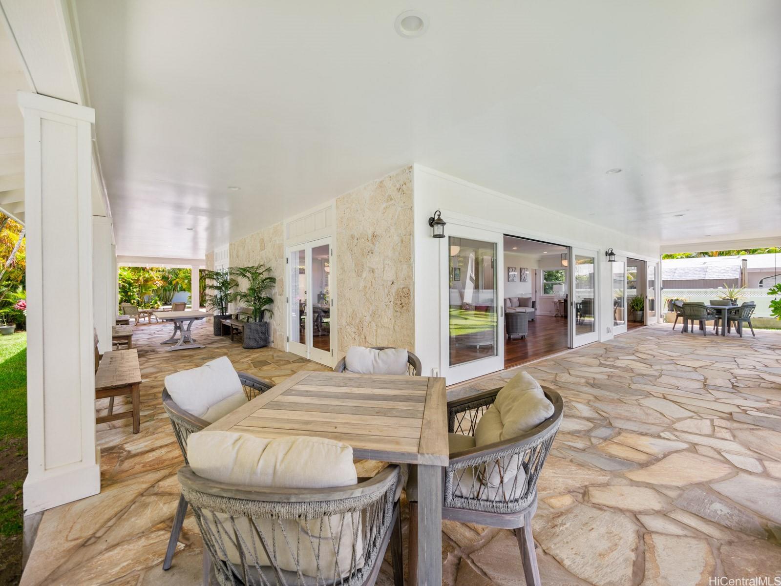 5245  Kalanianaole Hwy Aina Haina Beach, Diamond Head home - photo 22 of 25