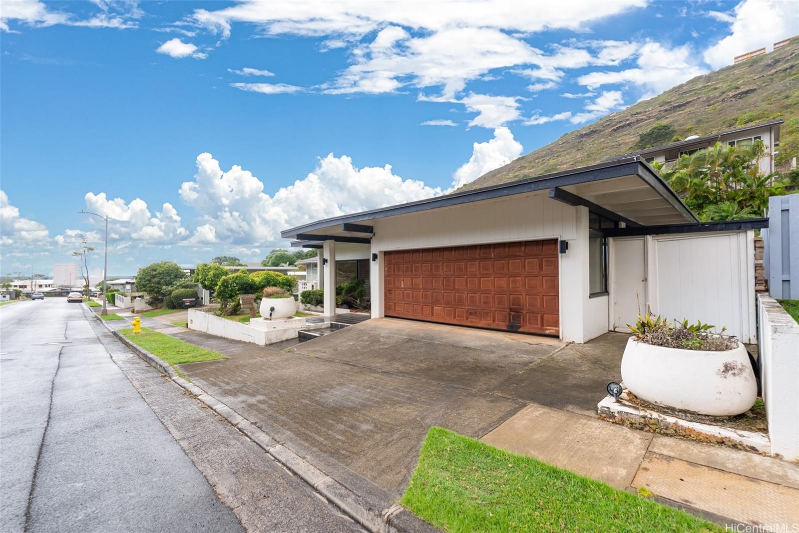 5270  Kilauea Ave Waialae Nui Vly, Diamond Head home - photo 2 of 25