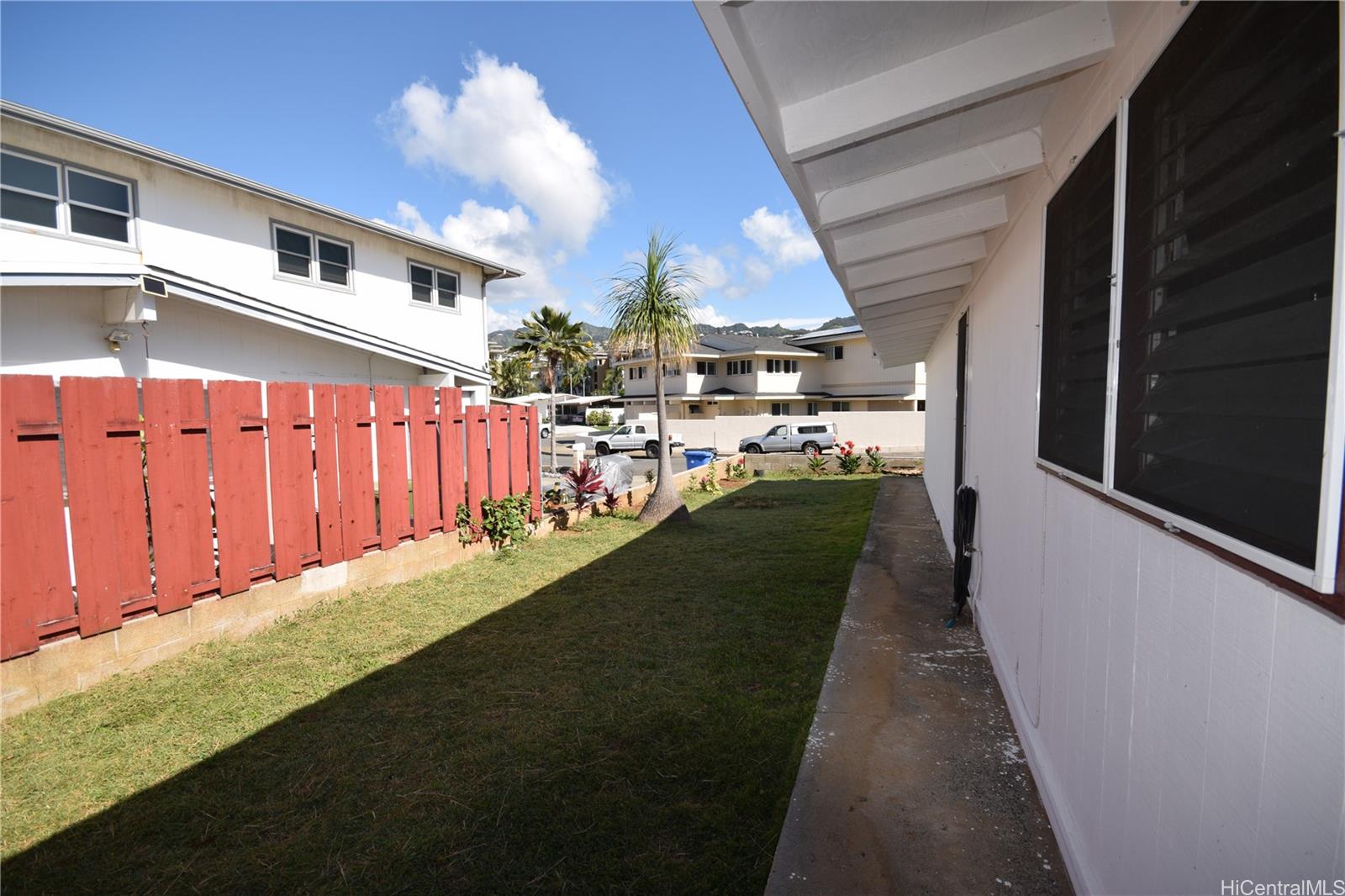 529  Kapaia Street Koko Head Terrace, Hawaii Kai home - photo 12 of 15