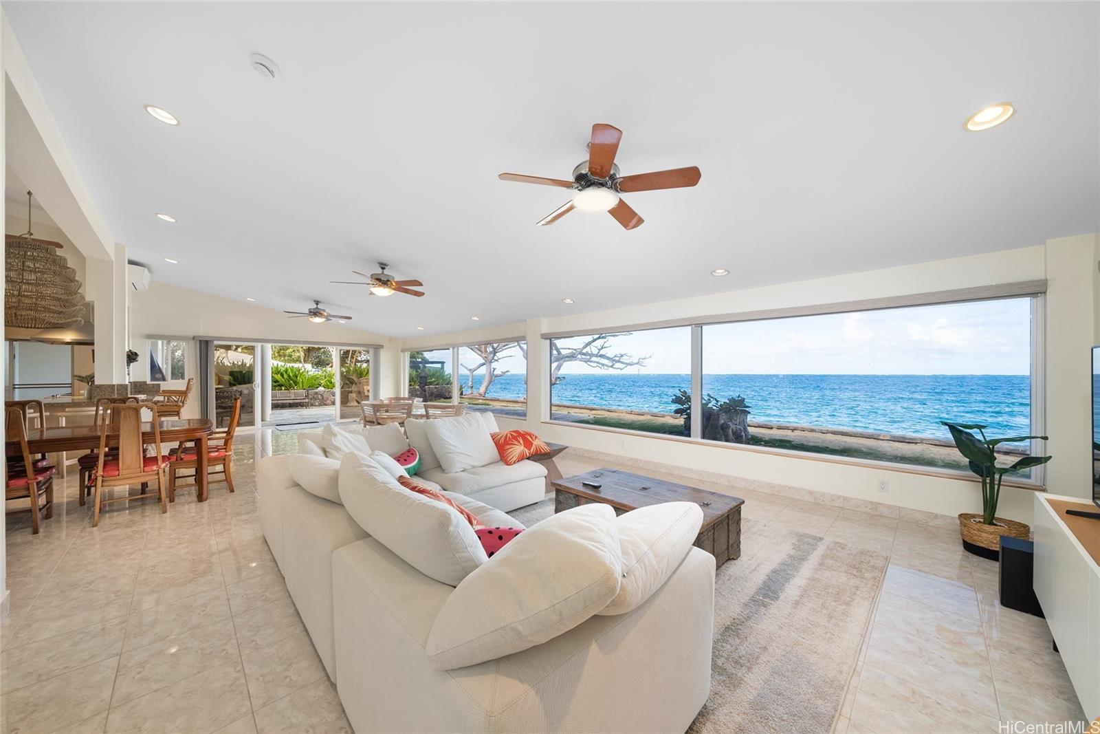 53-043  Kamehameha Hwy Punaluu, Kaneohe home - photo 3 of 25