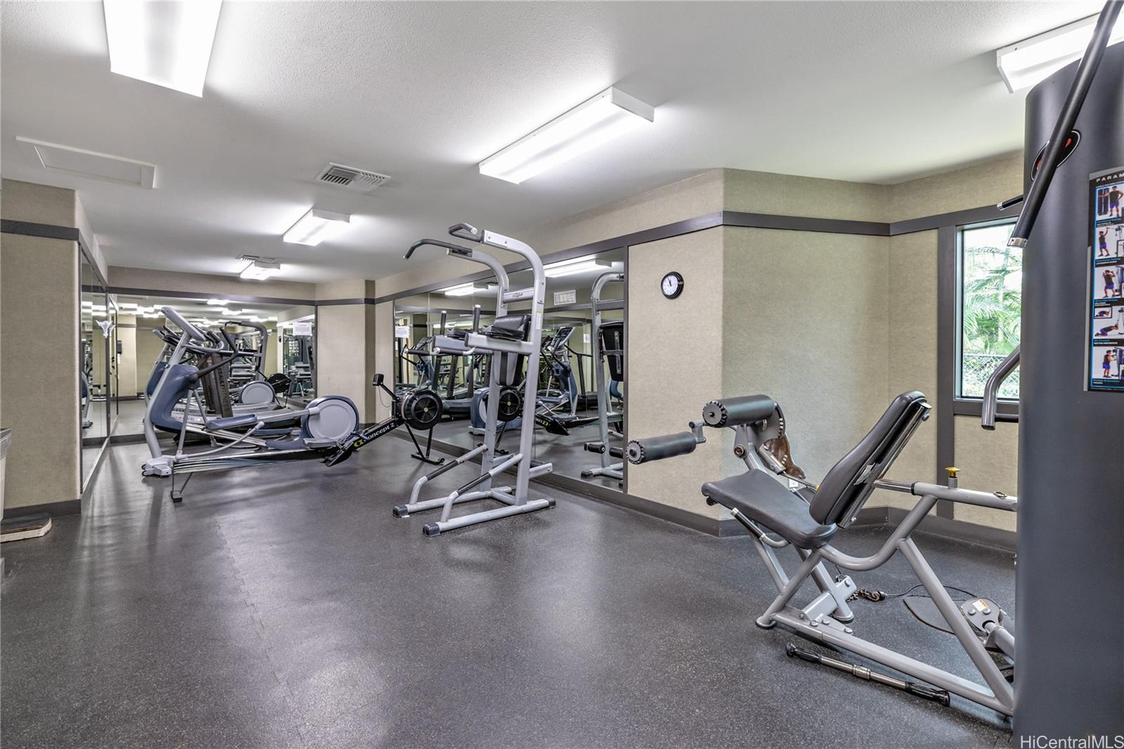 Mauna Luan condo # 2/1A, Honolulu, Hawaii - photo 24 of 25