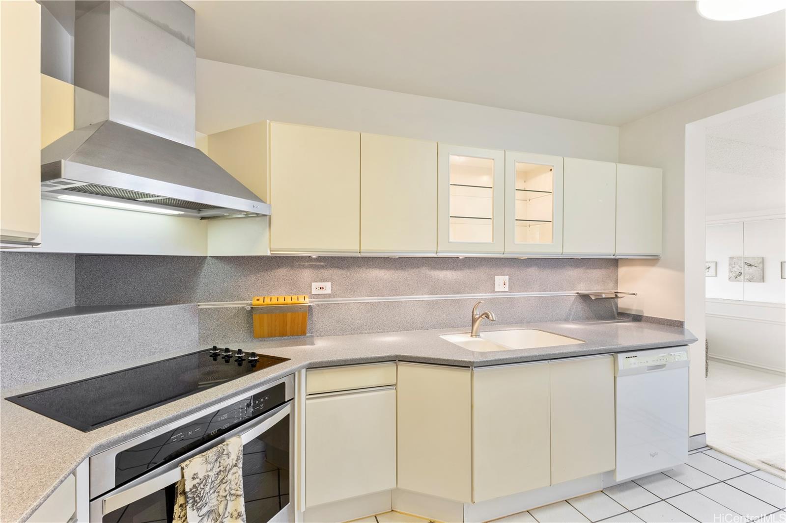 Mauna Luan condo # 2-9A, Honolulu, Hawaii - photo 12 of 25