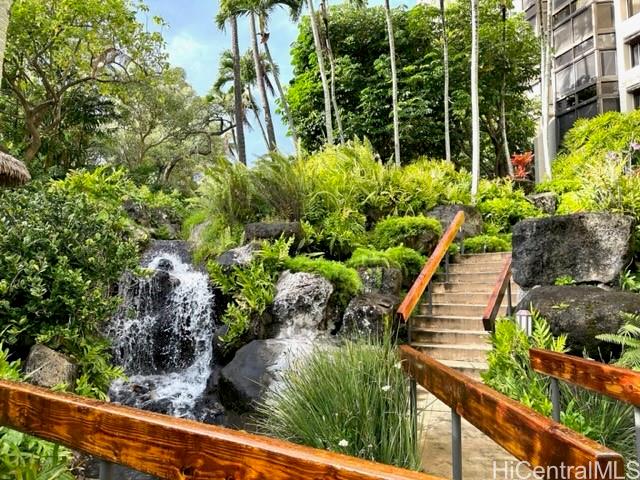531 Hahaione St Honolulu - Rental - photo 2 of 13