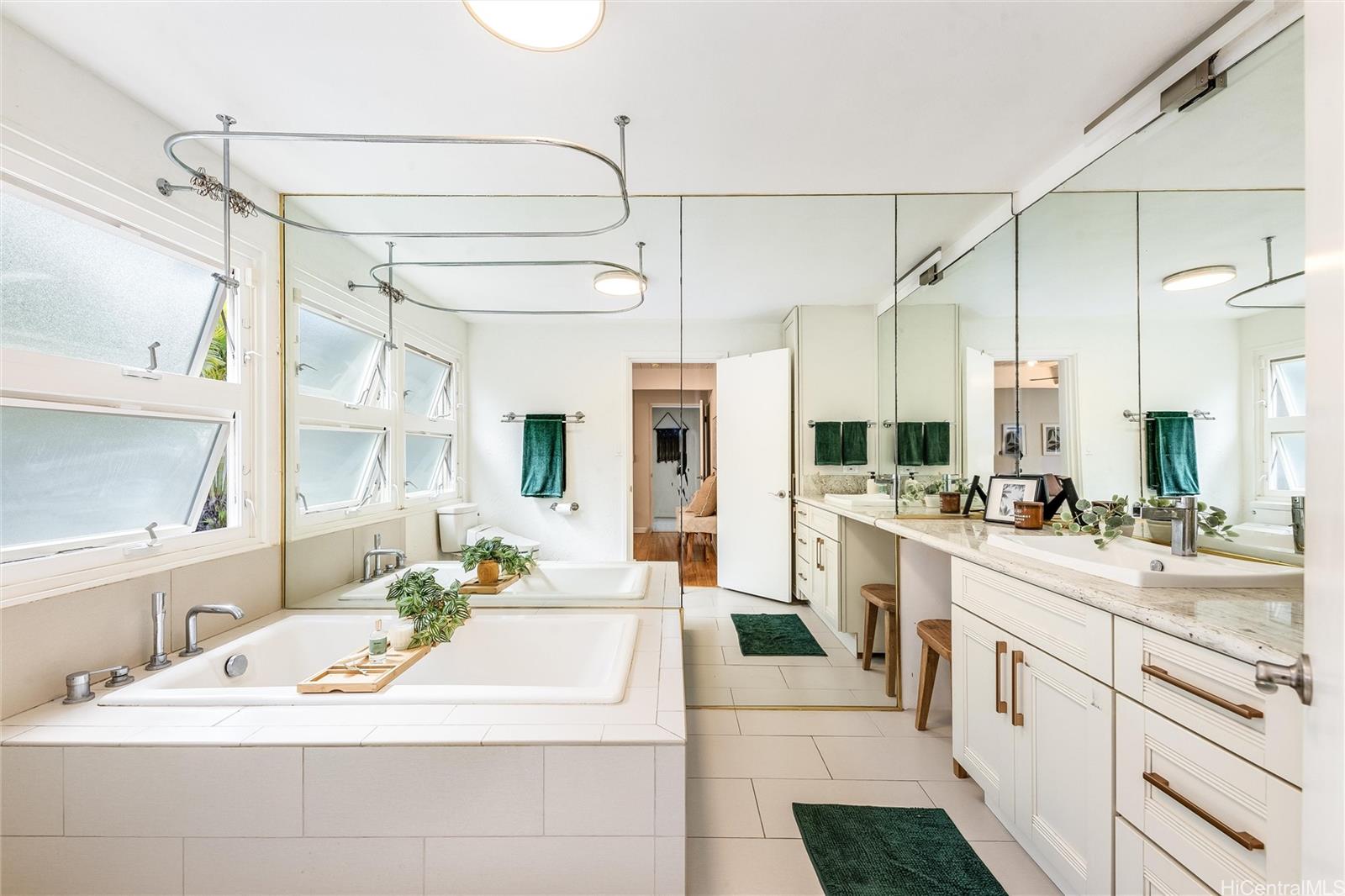 532  Portlock Road Portlock, Hawaii Kai home - photo 17 of 25