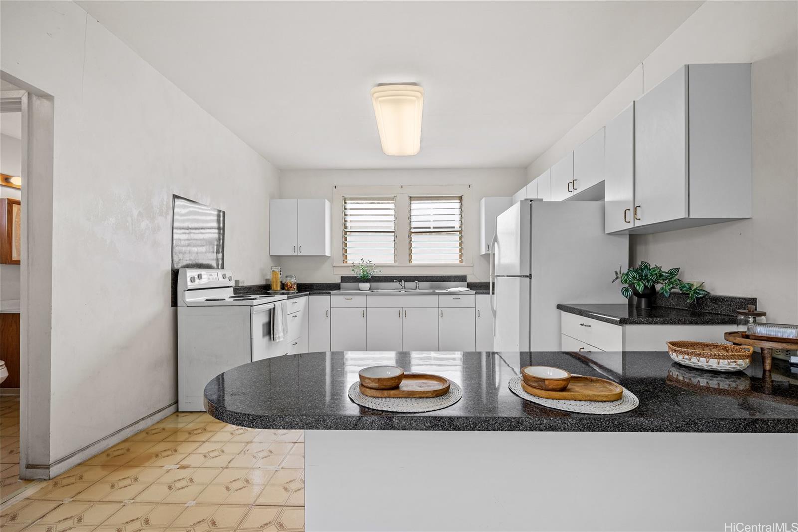 532 A  Malie Place Kaimuki, Diamond Head home - photo 4 of 18