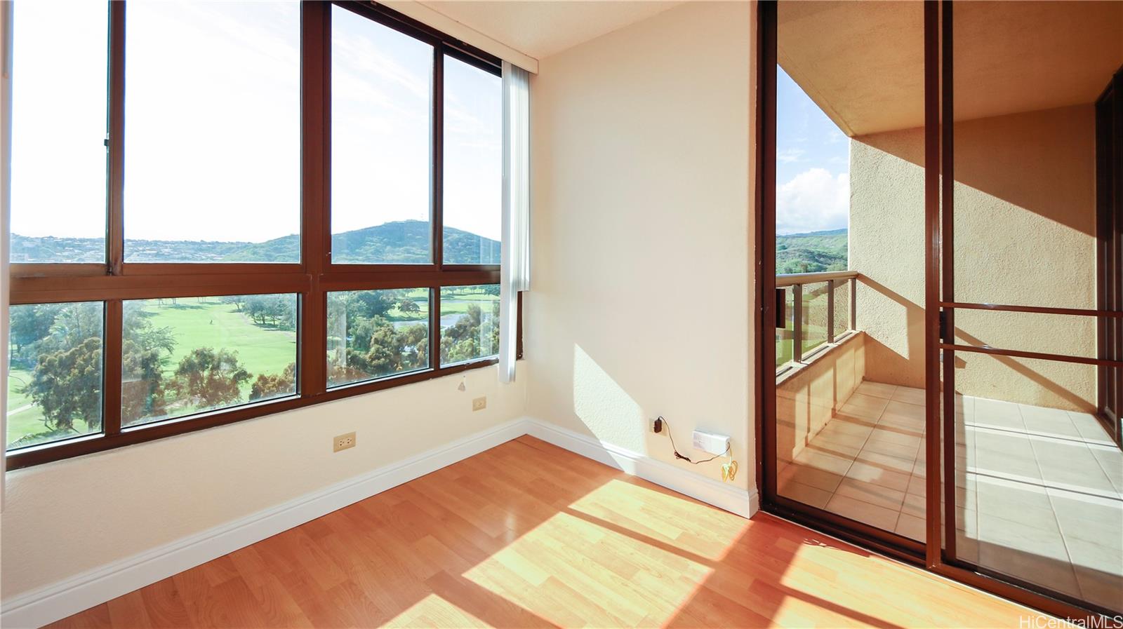 Plaza Landmark condo # 1005, Honolulu, Hawaii - photo 11 of 12