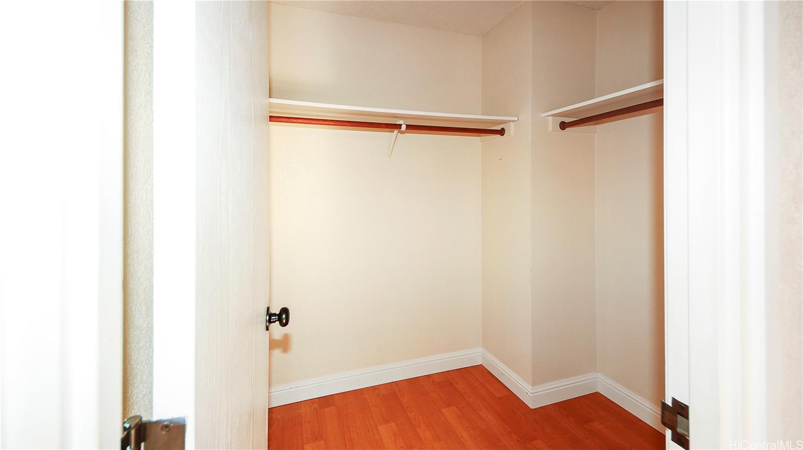 Plaza Landmark condo # 1005, Honolulu, Hawaii - photo 10 of 12