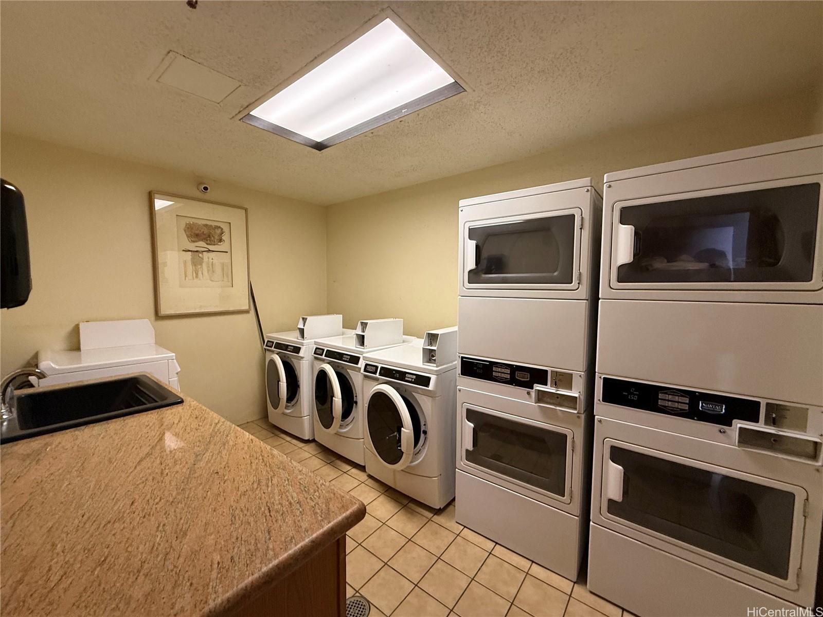 Plaza Landmark condo # 1008, Honolulu, Hawaii - photo 15 of 17