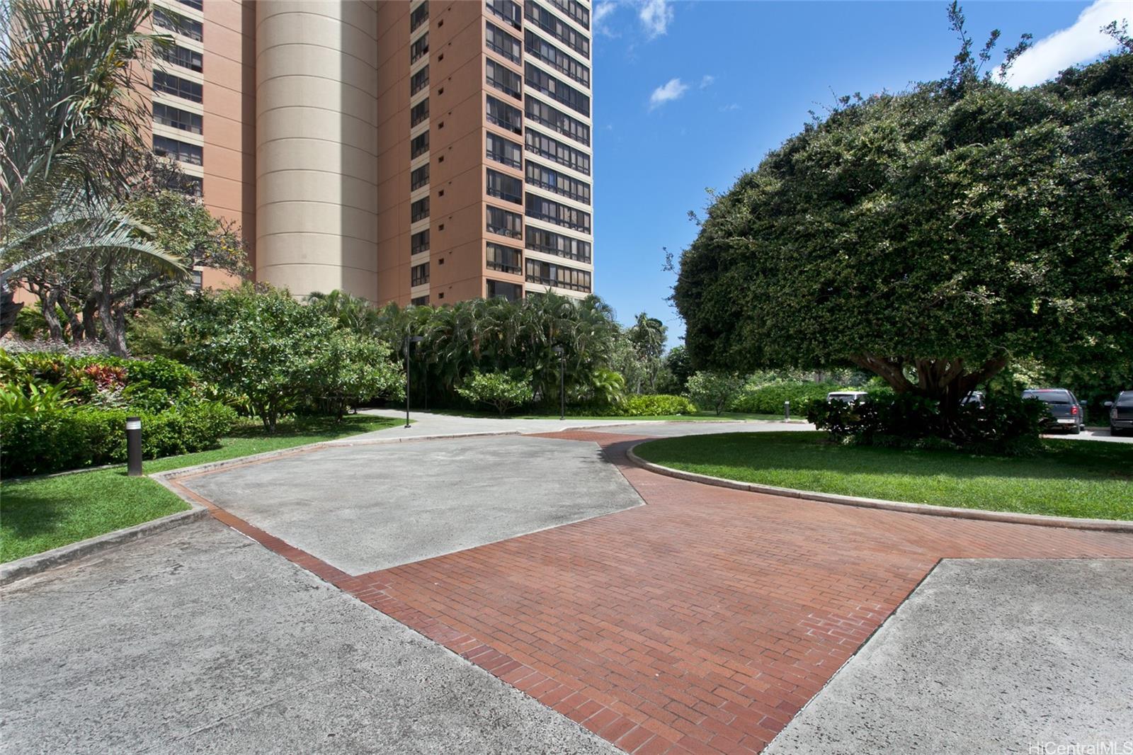 Plaza Landmark condo # 110, Honolulu, Hawaii - photo 3 of 23