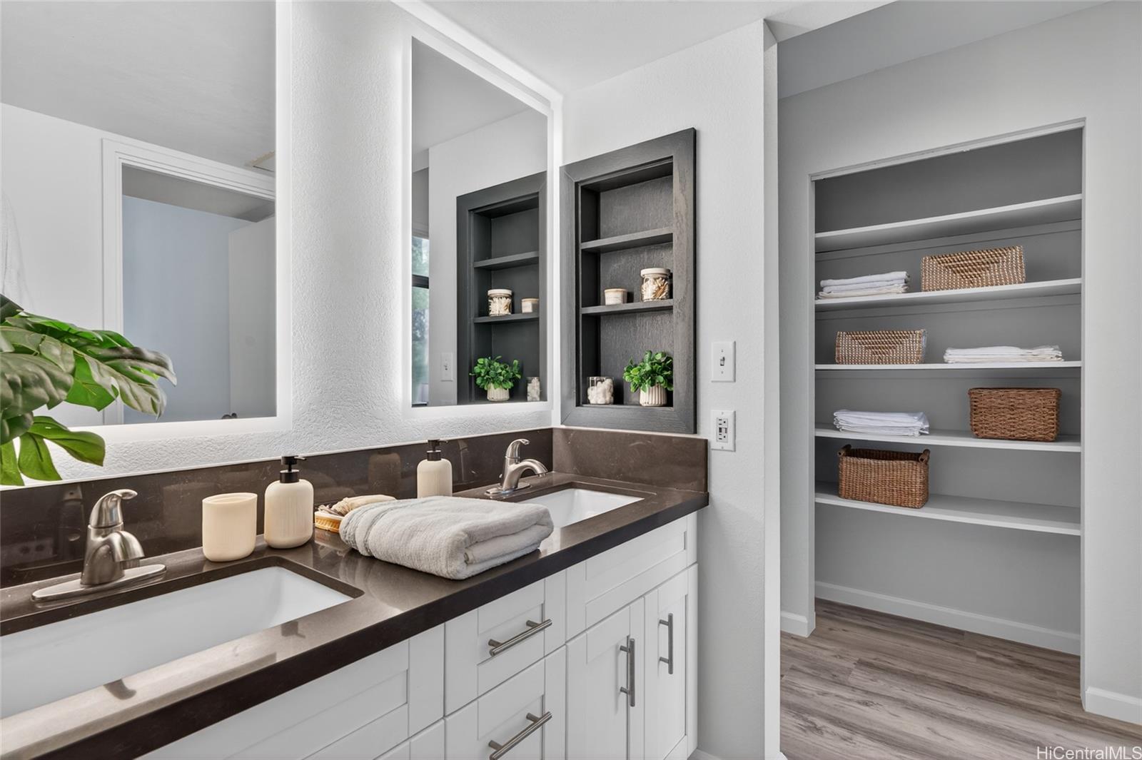 Plaza Landmark condo # 110, Honolulu, Hawaii - photo 14 of 25