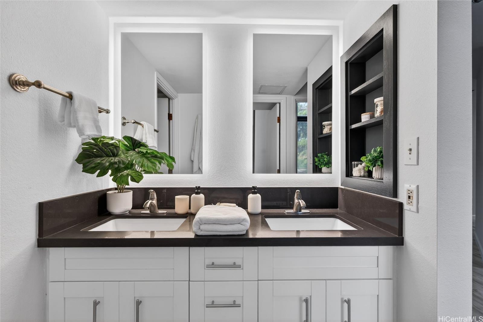 Plaza Landmark condo # 110, Honolulu, Hawaii - photo 15 of 25