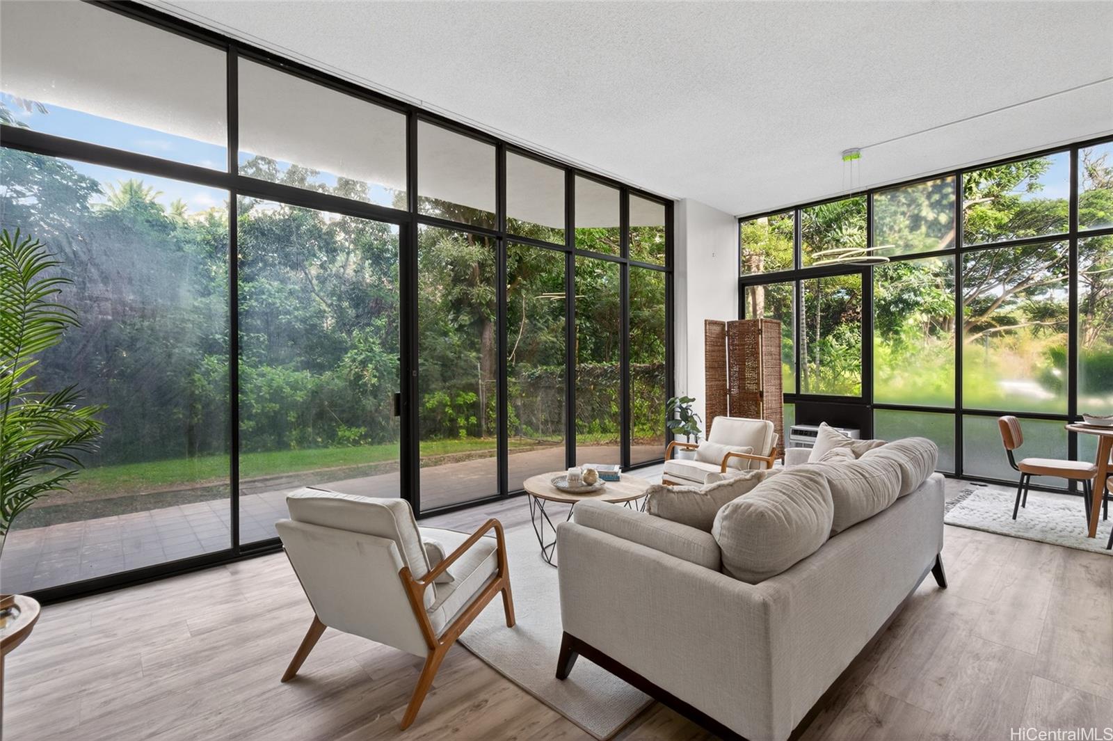 Plaza Landmark condo # 110, Honolulu, Hawaii - photo 4 of 25