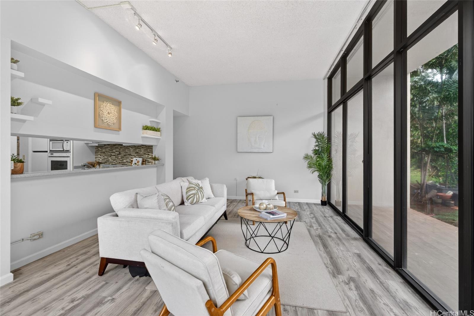 Plaza Landmark condo # 110, Honolulu, Hawaii - photo 5 of 25