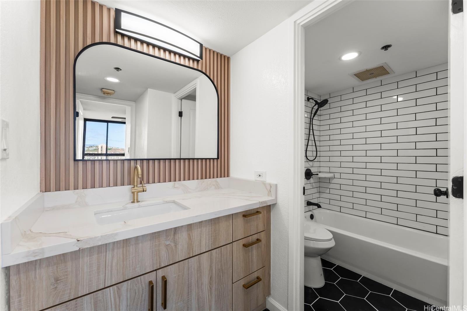 Plaza Landmark condo # 1105, Honolulu, Hawaii - photo 11 of 25