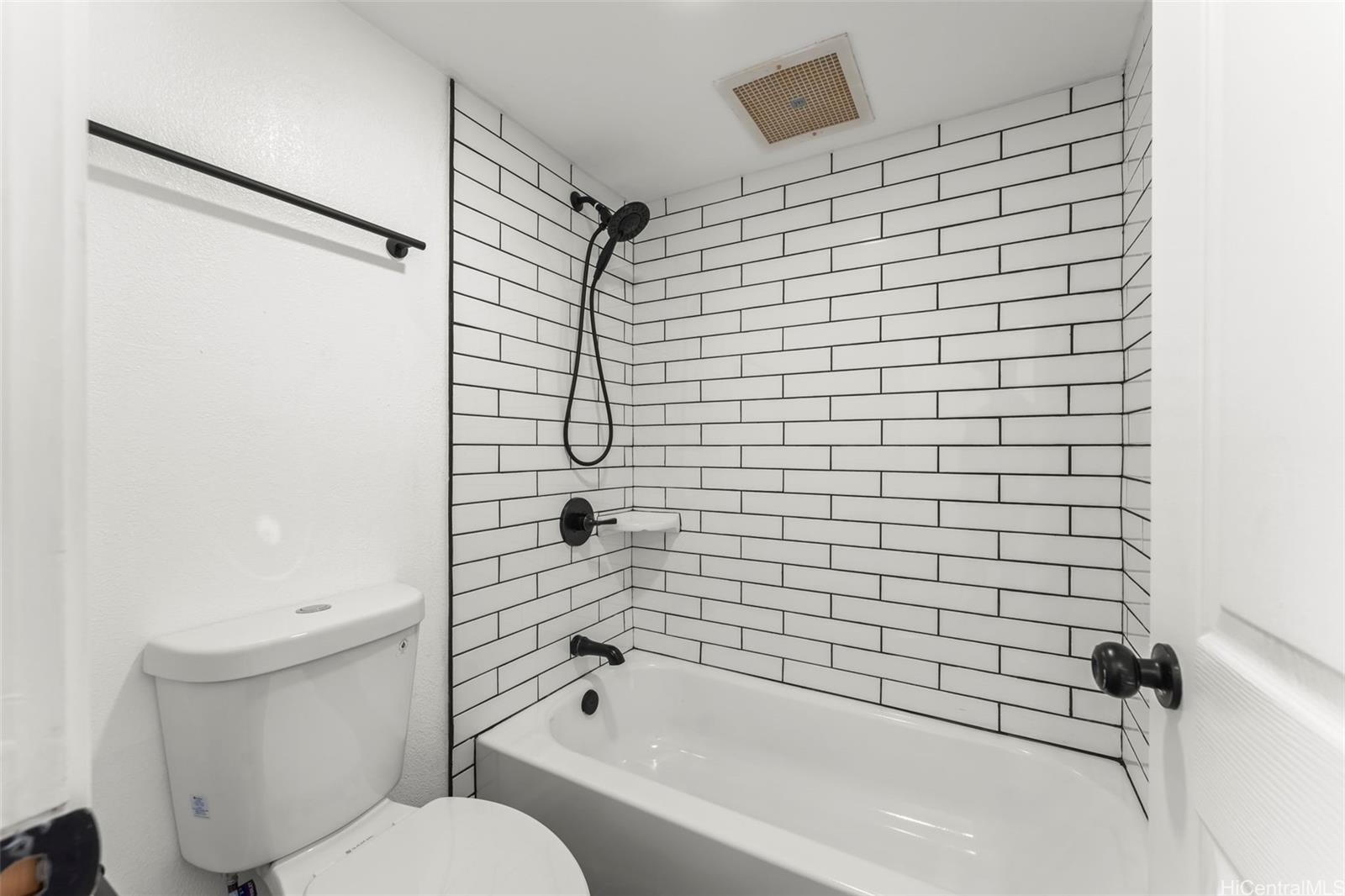 Plaza Landmark condo # 1105, Honolulu, Hawaii - photo 12 of 25