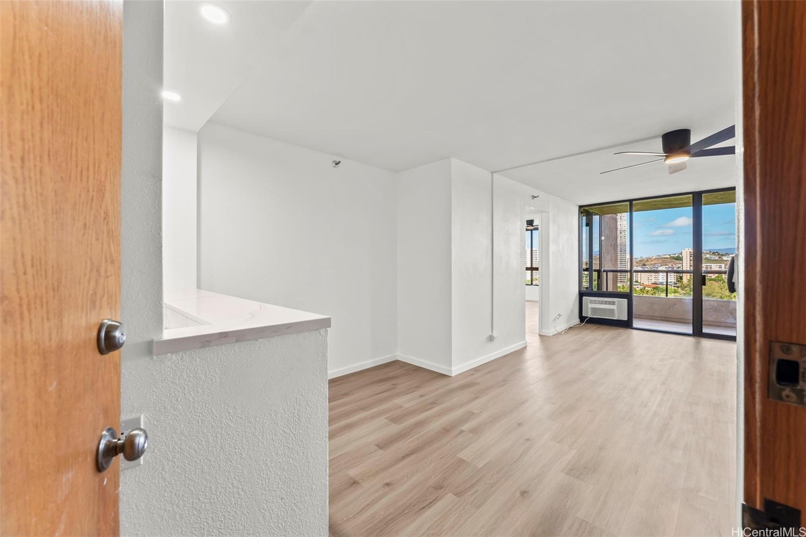 Plaza Landmark condo # 1105, Honolulu, Hawaii - photo 17 of 25