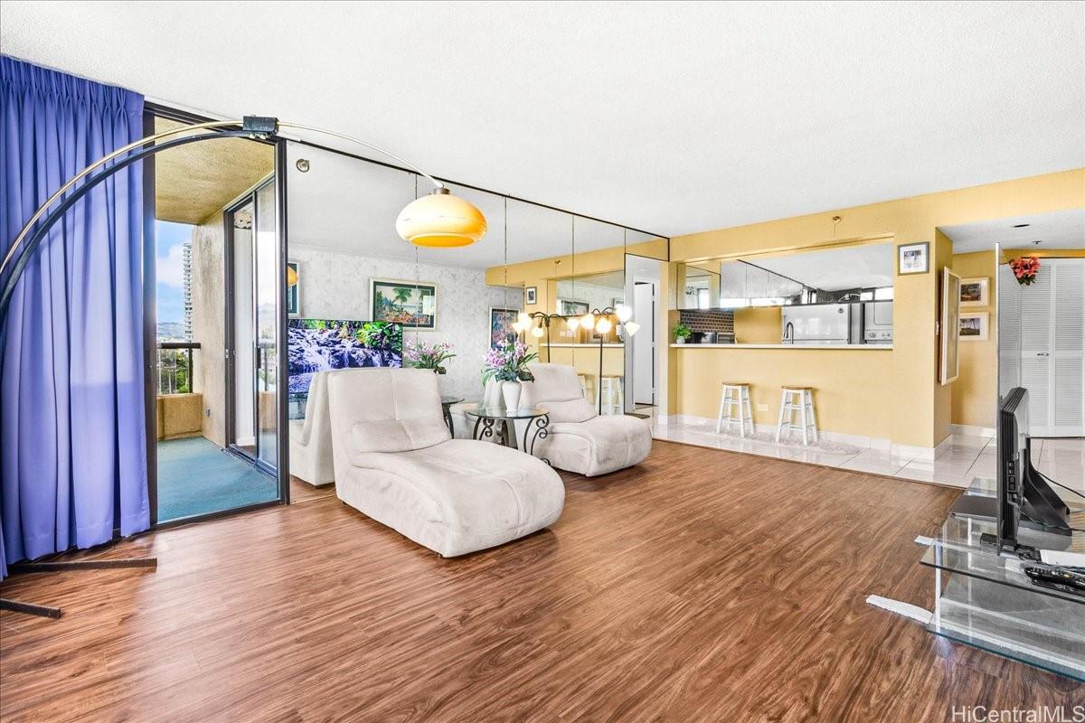 Plaza Landmark condo # 1110, Honolulu, Hawaii - photo 7 of 25