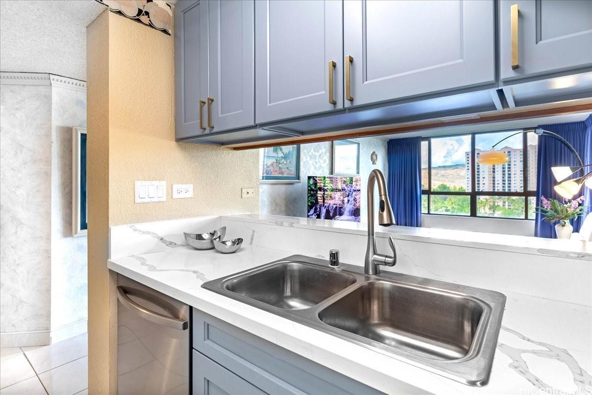 Plaza Landmark condo # 1110, Honolulu, Hawaii - photo 12 of 25