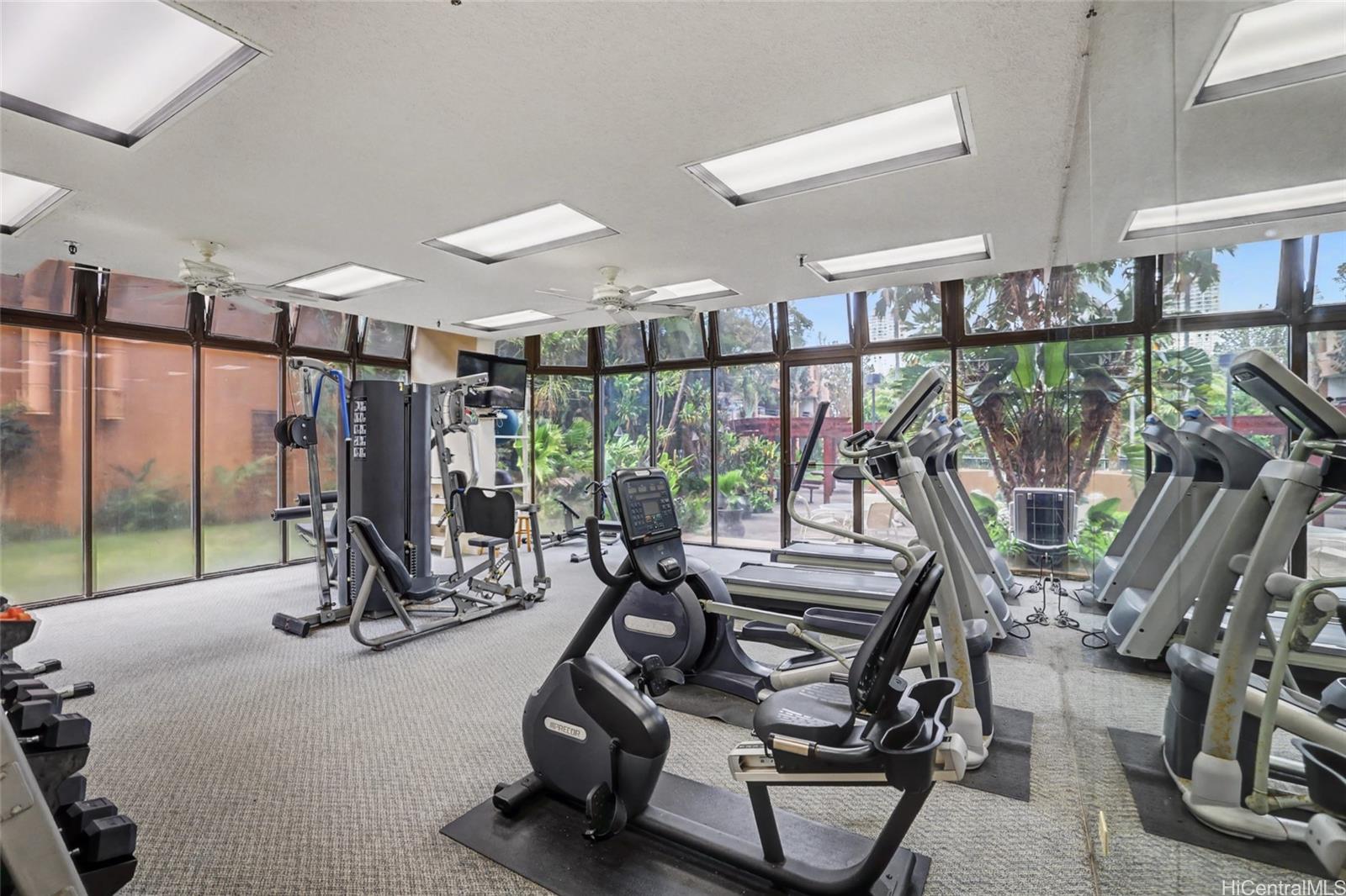 Plaza Landmark condo # 1202, Honolulu, Hawaii - photo 21 of 25